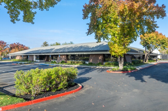 Plus de détails pour 688-698 Gibraltar Ct, Milpitas, CA - Local d'activités à louer