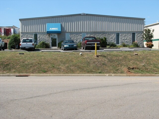 10919 Murdock Dr, Knoxville, TN à louer - Photo de l’immeuble – Image 2 sur 4