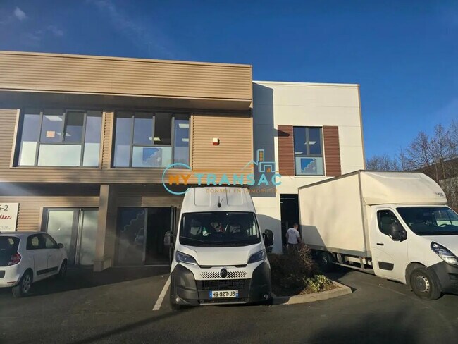 Plus de détails pour Local d'activités à louer