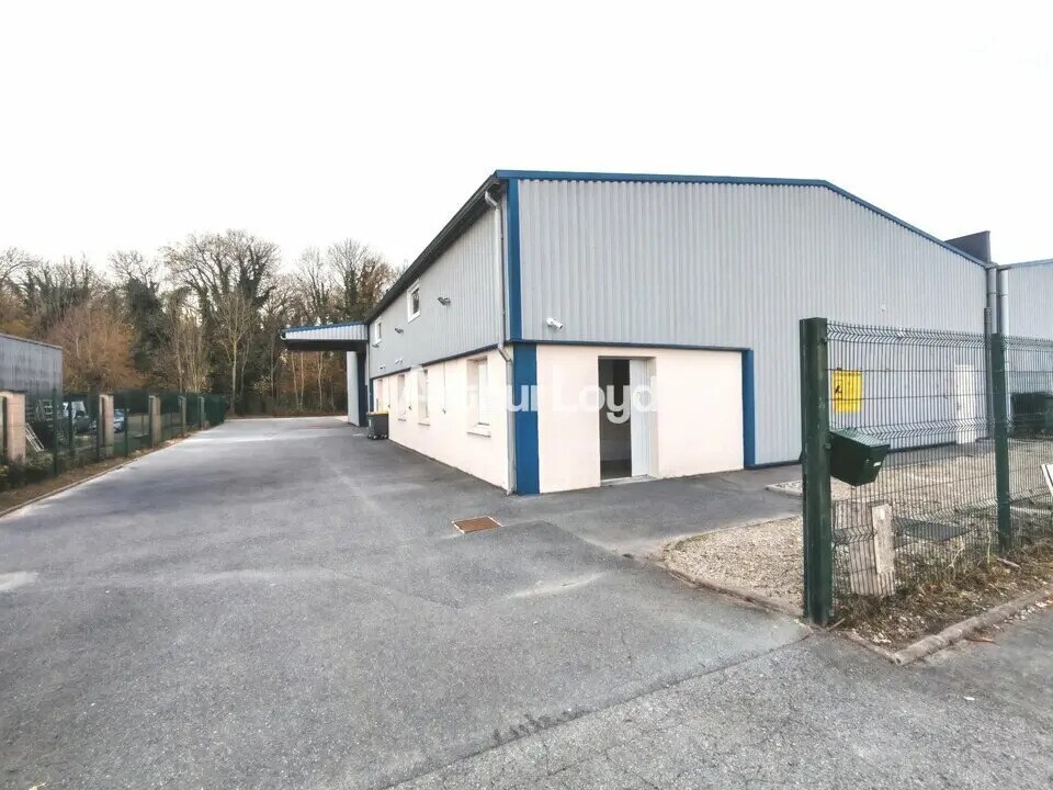 Local d'activités dans Saint-Brice-Courcelles à vendre Photo de l’immeuble– Image 1 sur 11