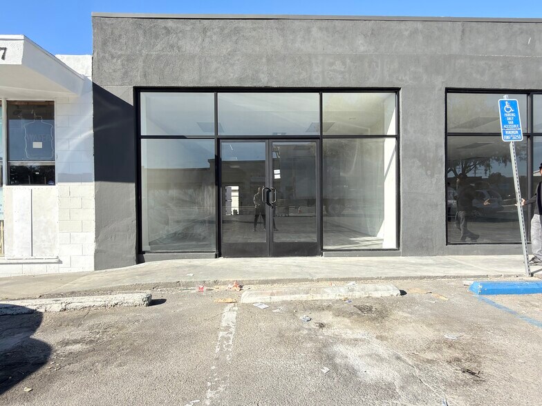 1645 Indian Hill Blvd, Pomona, CA à louer - Photo de l’immeuble – Image 2 sur 20