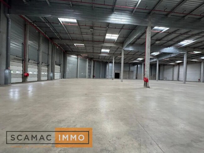 Plus de détails pour Bureau, Industriel/Logistique à louer