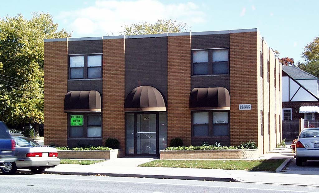 688 Broadway, Massapequa, NY à louer Photo principale– Image 1 sur 7