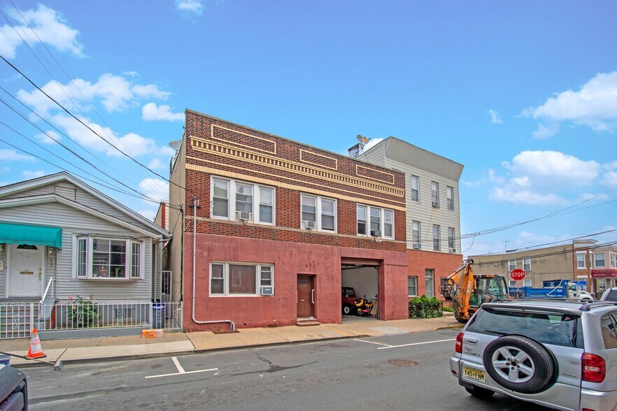 530 57th St, West New York, NJ à vendre - Photo de l’immeuble – Image 3 sur 20