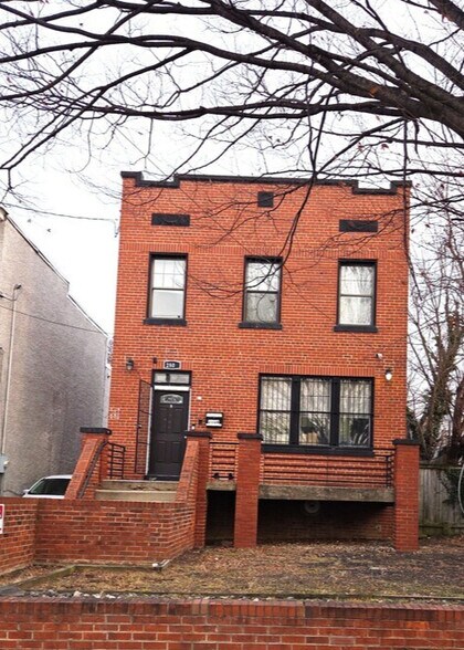 2808 Douglas St NE, Washington, DC à vendre - Photo de l’immeuble – Image 1 sur 17