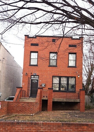 Plus de détails pour 2808 Douglas St NE, Washington, DC - Bureau à vendre