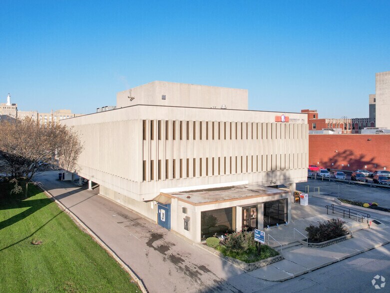 1712 N Meridian St, Indianapolis, IN à louer - Photo de l’immeuble – Image 2 sur 5