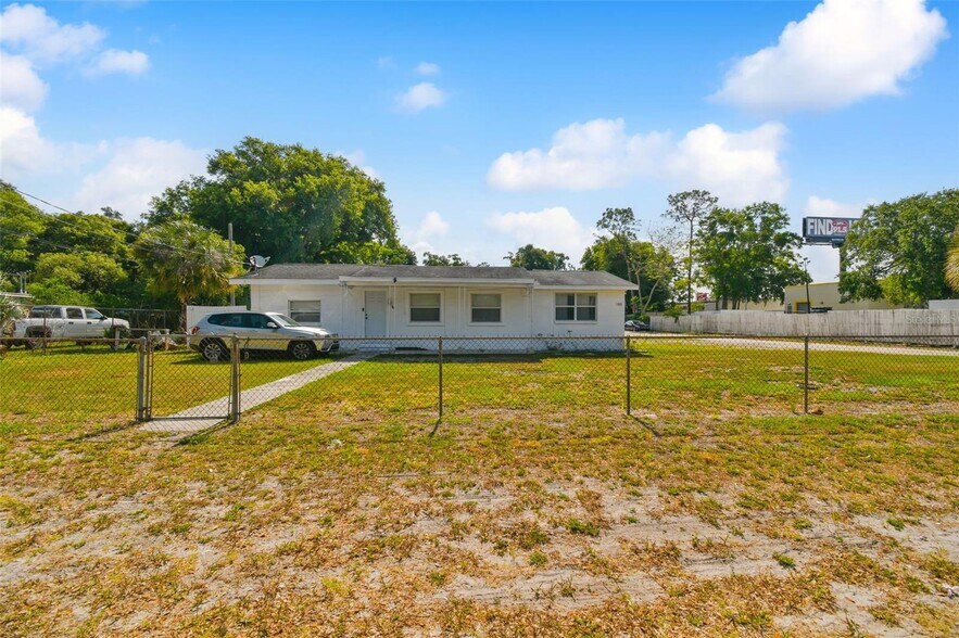 7 UNIT PORTFOLIO portefeuille de 2 biens à vendre sur LoopNet.fr - Photo de l’immeuble – Image 3 sur 42