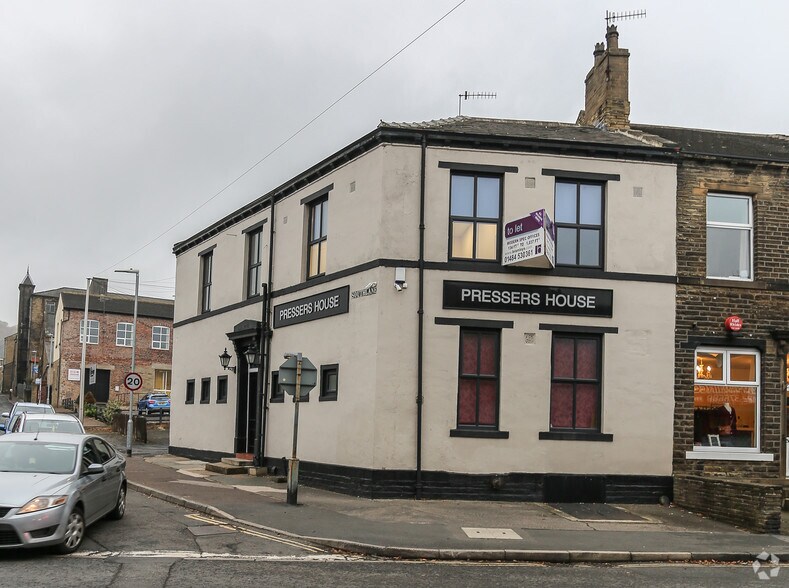 2 South Ln, Elland à louer - Photo de l’immeuble – Image 3 sur 4