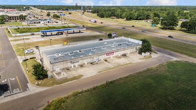 900 James Bowie Dr, New Boston, TX à louer Photo intérieure– Image 2 sur 38