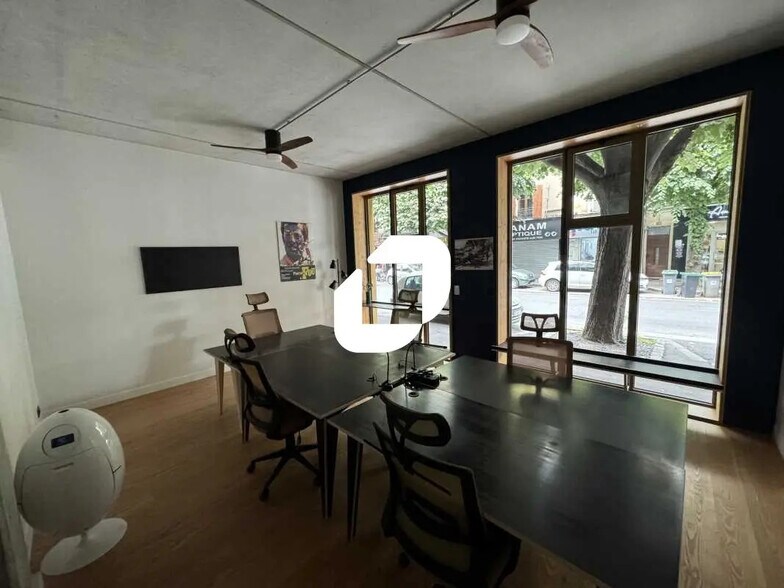 Bureau dans Ivry-sur-Seine à louer - Photo de l’immeuble – Image 3 sur 11