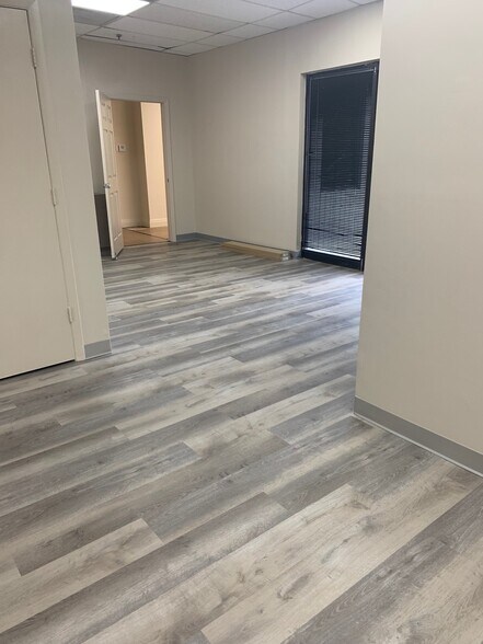 1020 NW 6th St, Deerfield Beach, FL à louer - Photo de l’immeuble – Image 3 sur 17