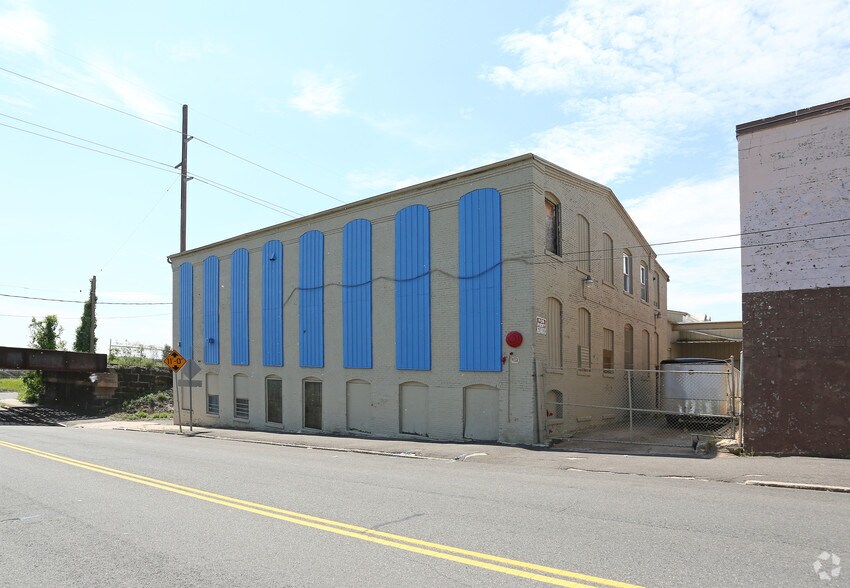 90 Sargeant St, Holyoke, MA à vendre - Photo de l’immeuble – Image 2 sur 9