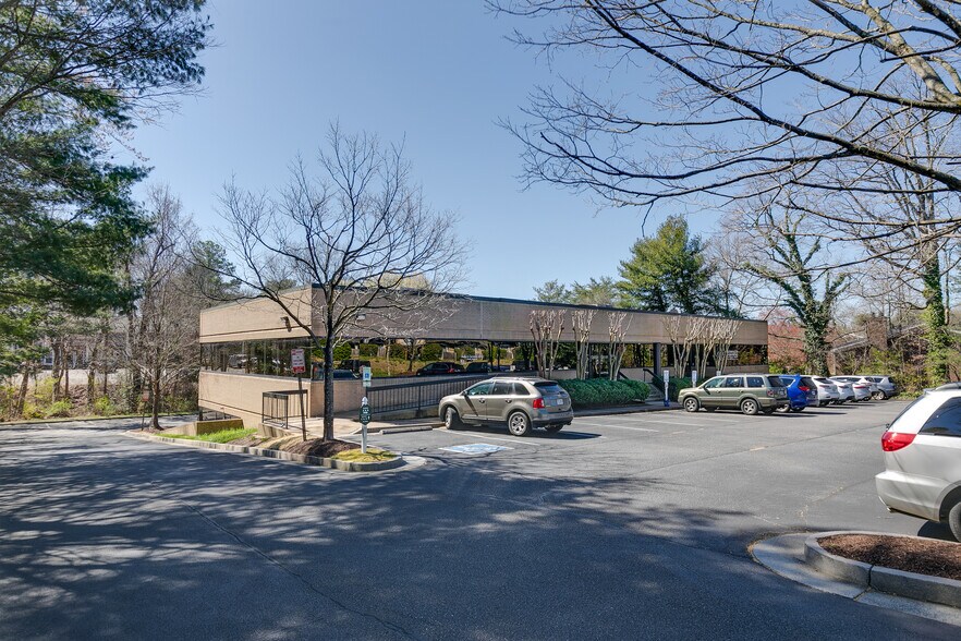 8917 Fargo Rd, Richmond, VA à louer - Photo de l’immeuble – Image 1 sur 46