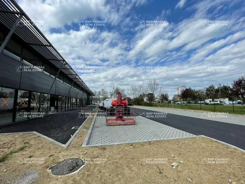 Bureau dans Labège à louer - Photo de l’immeuble – Image 3 sur 9