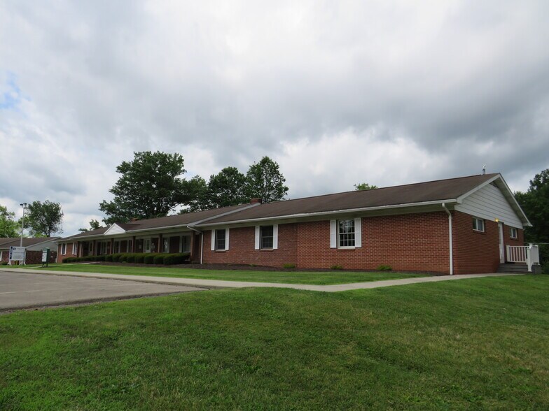 432 Hillcrest Ave, Grove City, PA à vendre - Photo principale – Image 1 sur 2