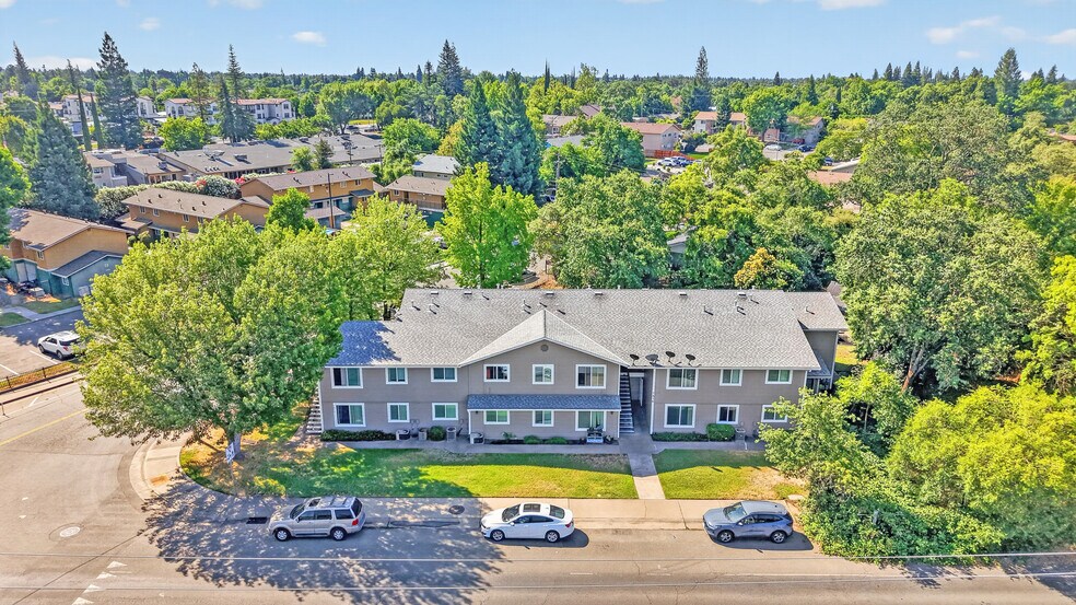 7856 Old Auburn Rd, Citrus Heights, CA à vendre - Photo de l’immeuble – Image 3 sur 35