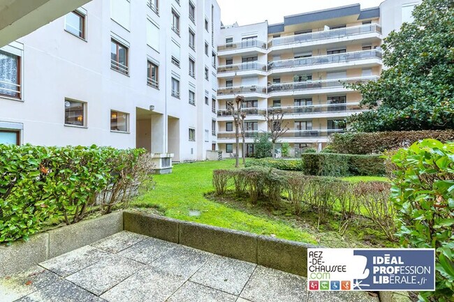 Plus de détails pour Local commercial à vendre