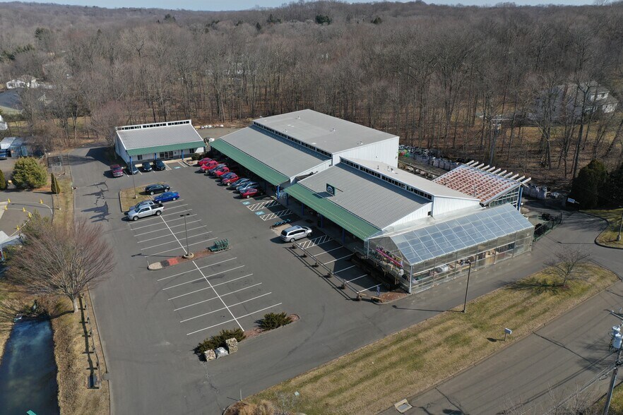 11 Whitewood Ln, North Branford, CT à vendre - Photo de l’immeuble – Image 2 sur 34