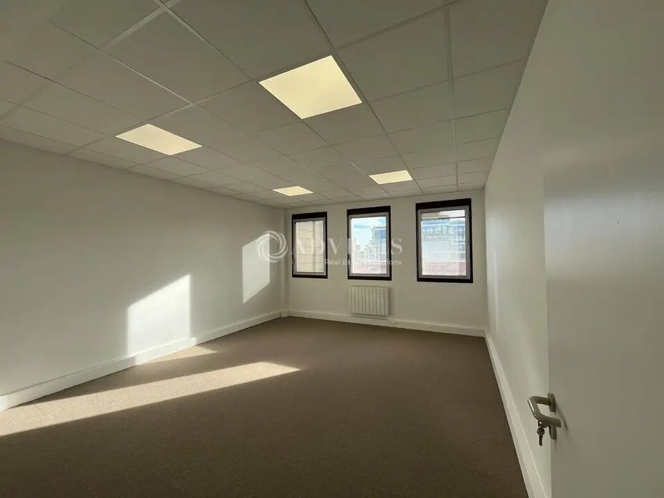 Bureau dans Montigny-le-Bretonneux à vendre Photo intérieure– Image 1 sur 6