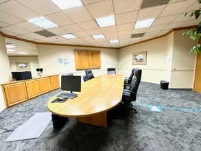 1425 W Foothill Blvd, Upland, CA à louer Photo intérieure– Image 1 sur 7