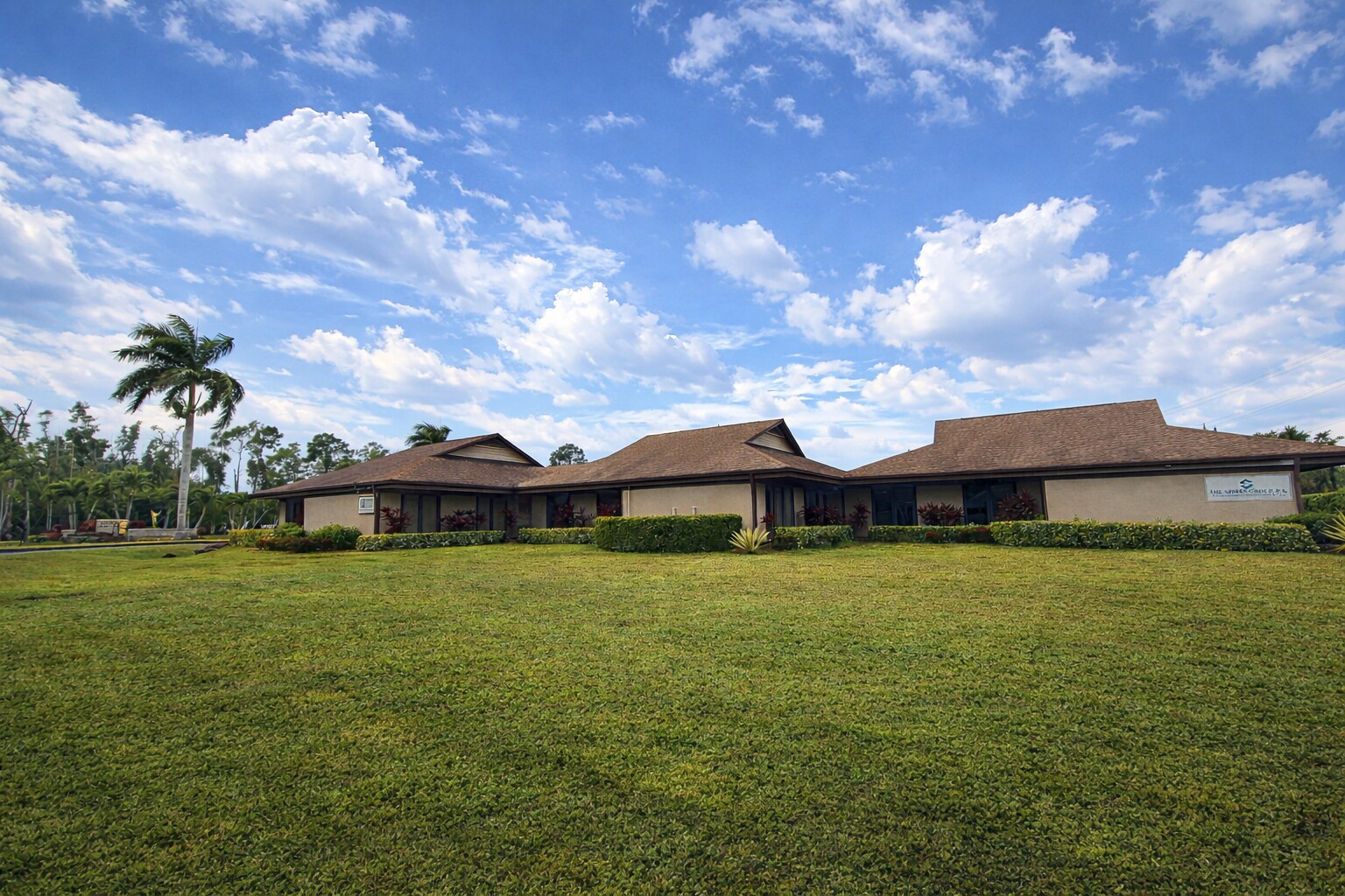 12734 Kenwood Ln, Fort Myers, FL à vendre Photo principale– Image 1 sur 8