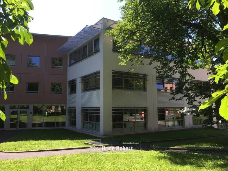 Bureau dans Écully à louer - Photo de l’immeuble – Image 1 sur 11