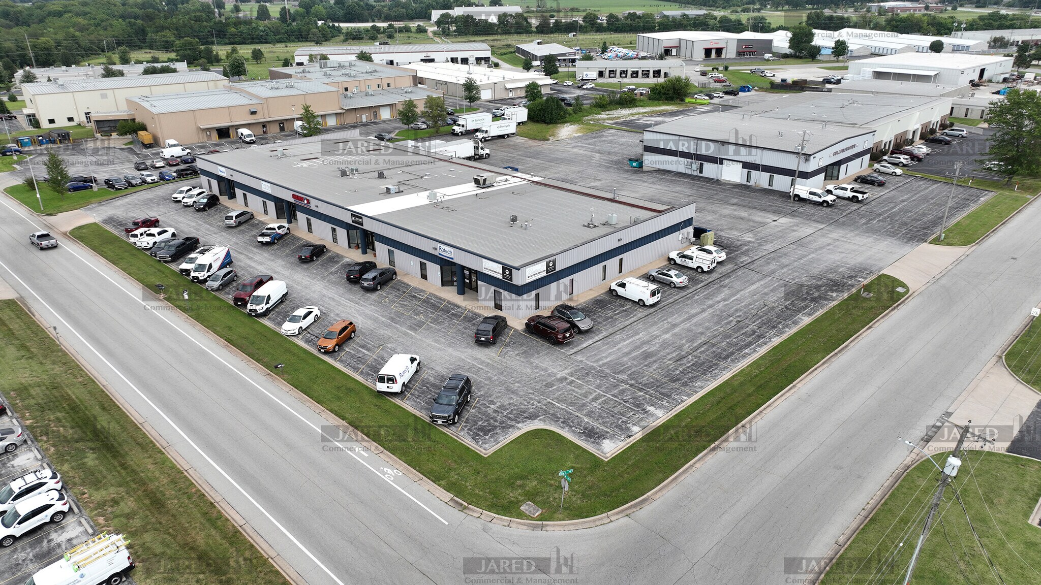 2720-2748 S Austin Ave, Springfield, MO à louer Photo de l’immeuble– Image 1 sur 7