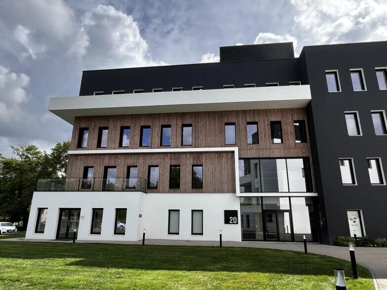 Bureau dans Bruz à louer - Photo de l’immeuble – Image 2 sur 8