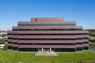 Plus de détails pour 999 Oakmont Plaza Dr, Westmont, IL - Bureau à louer