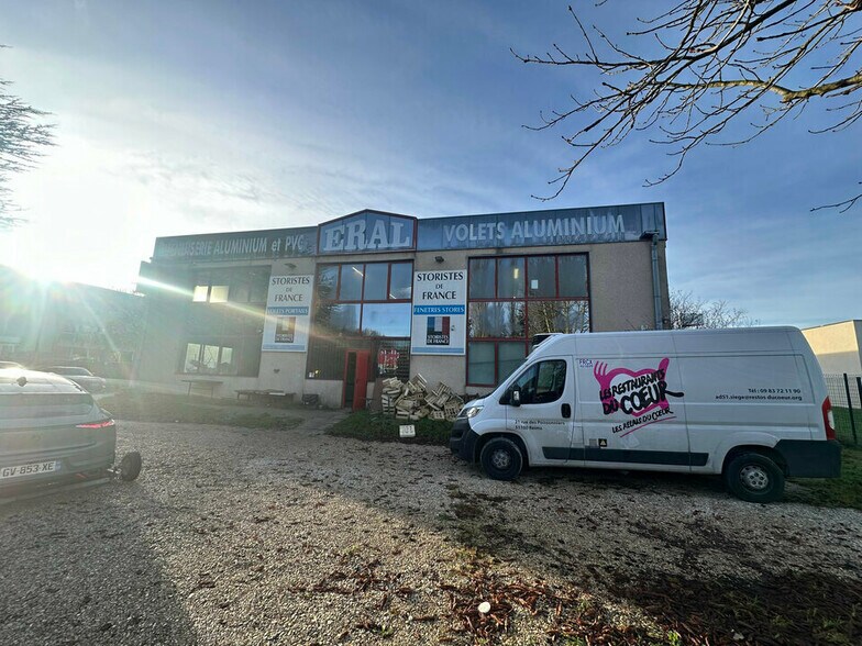Local d'activités dans Taissy à vendre - Photo de l’immeuble – Image 3 sur 6