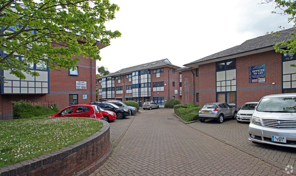 16 Millbrook Road East, Southampton à louer - Photo de l’immeuble – Image 2 sur 2