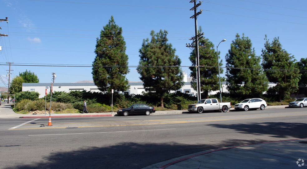 9510-9520 Owensmouth Ave, Chatsworth, CA à louer - Photo de l’immeuble – Image 3 sur 5