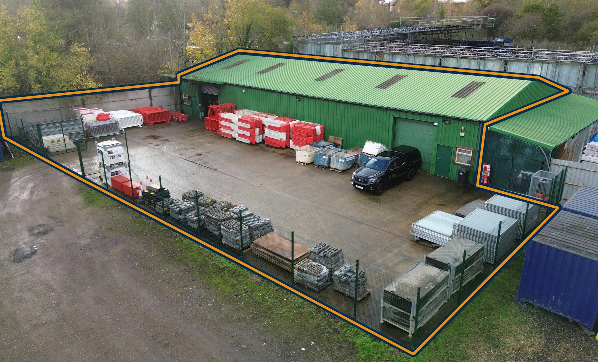 Hillside Yard, Theobalds Park Road, Enfield à louer Photo principale– Image 1 sur 6