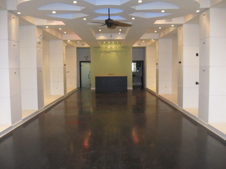11-21 E 1st St, Hinsdale, IL à vendre - Photo de l’immeuble – Image 3 sur 23