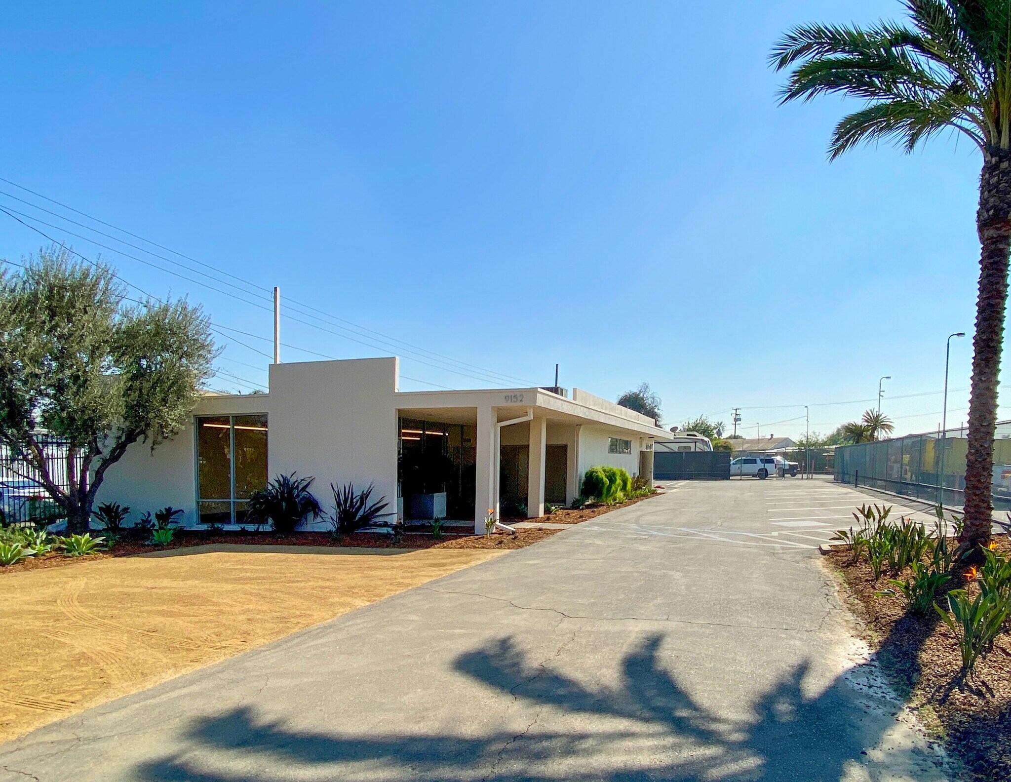 9152 Rosecrans Ave, Bellflower, CA à louer Photo de l’immeuble– Image 1 sur 9