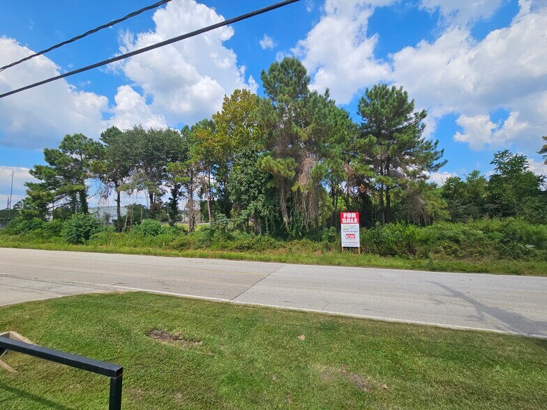 1550 Hicks Street, Tomball, TX à vendre - Photo de l’immeuble – Image 3 sur 12