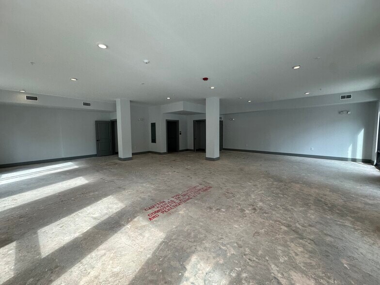 2702 Pelham Rd, Greenville, SC à louer - Photo de l’immeuble – Image 3 sur 11