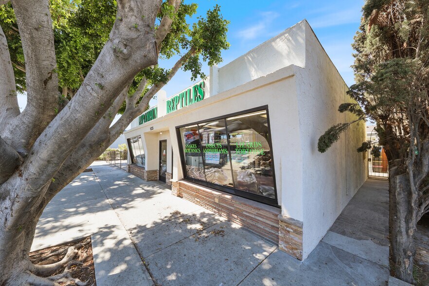 15323 Paramount Blvd, Paramount, CA à vendre - Photo de l’immeuble – Image 3 sur 75