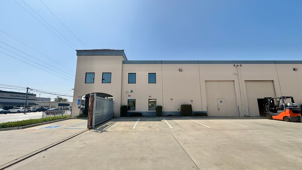 11135 E Rush St, South El Monte, CA à louer - Photo de l’immeuble – Image 2 sur 17