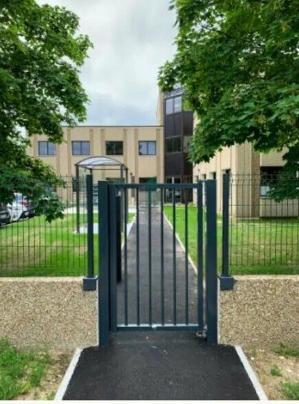 18 Boulevard De La Paix, Cergy à louer - Photo de l’immeuble – Image 2 sur 6