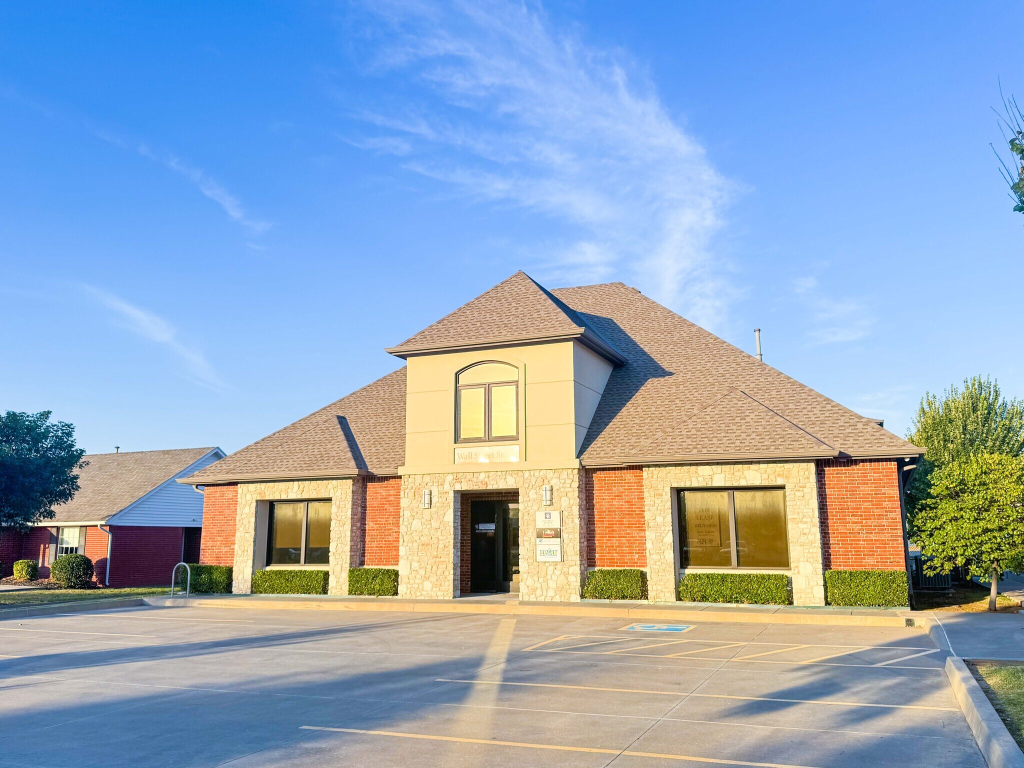 920 Wall St, Norman, OK à louer Photo principale– Image 1 sur 3
