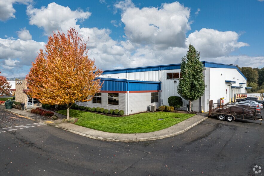 2601 N Hendrickson Dr, Kalama, WA à louer - Photo de l’immeuble – Image 3 sur 5