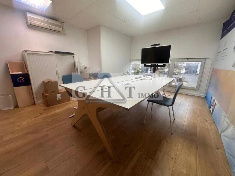 Industriel/Logistique dans Créteil à louer - Photo de l’immeuble – Image 3 sur 11