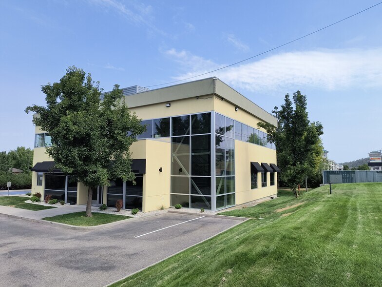 2208 N Swing Ln, Liberty Lake, WA à louer - Photo de l’immeuble – Image 3 sur 13