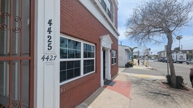 4423 Cass St, San Diego, CA à louer Photo de l’immeuble– Image 1 sur 10