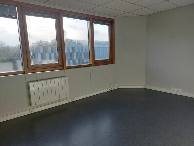 Bureau dans Cesson-Sévigné à louer - Photo intérieure – Image 1 sur 5