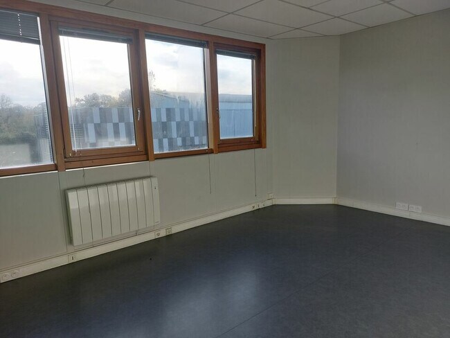 Plus de détails pour Bureau à louer