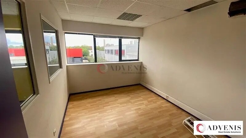 Bureau dans Cenon à louer - Photo de l’immeuble – Image 2 sur 12