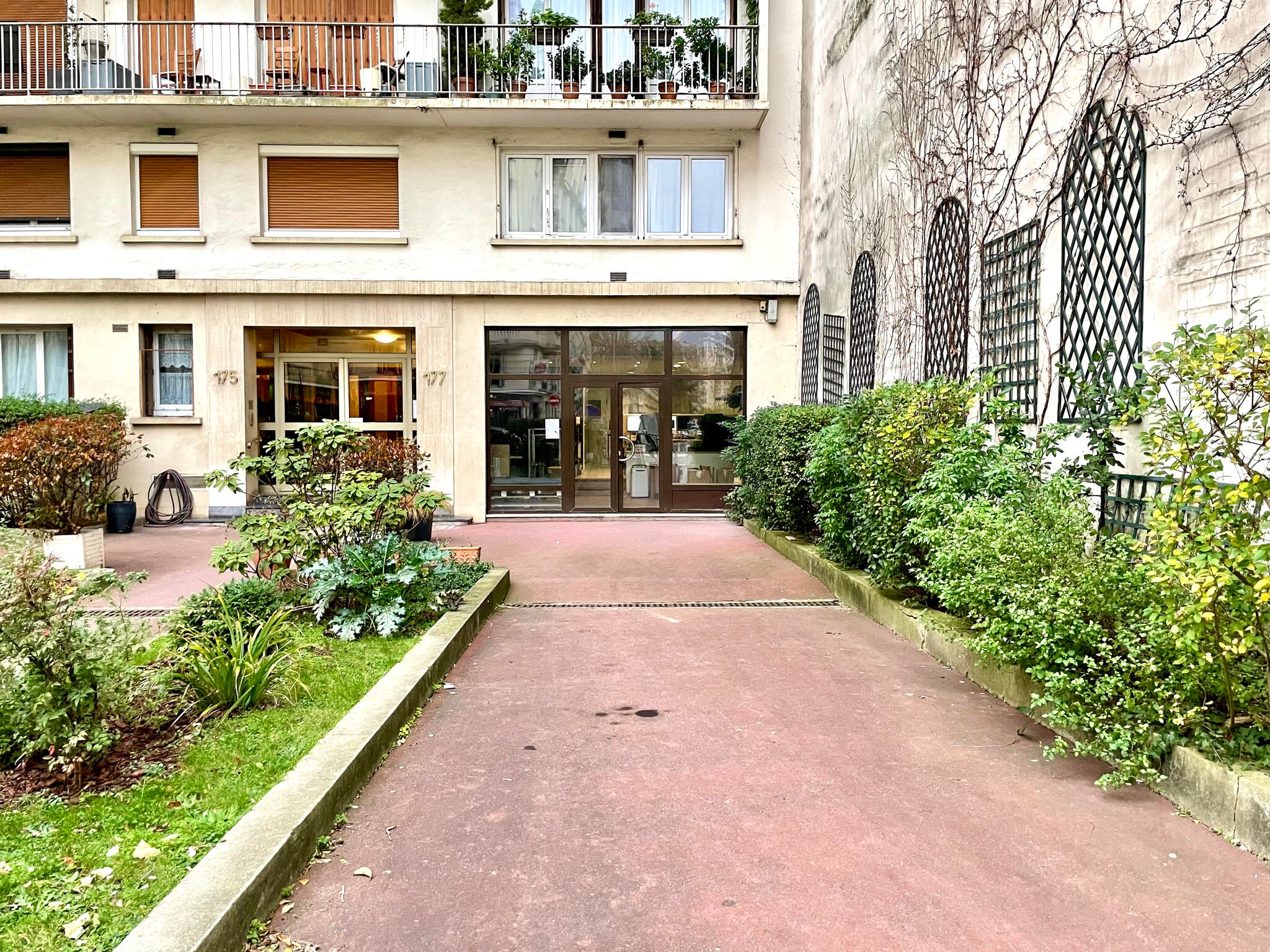 Local commercial dans 175-177 Rue Lecourbe, Paris à louer Photo intérieure– Image 1 sur 6